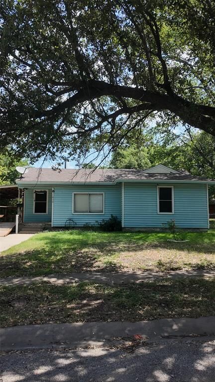 Property Photo: 1408 Cedar Drive TX 75040