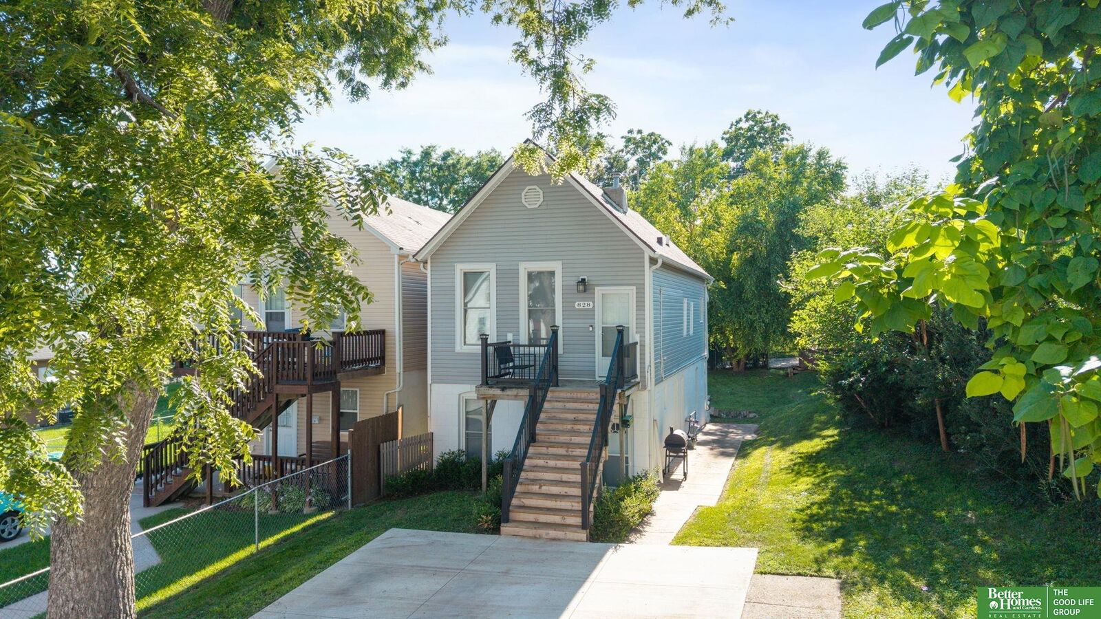 Property Photo: 828 S 21st Street NE 68108