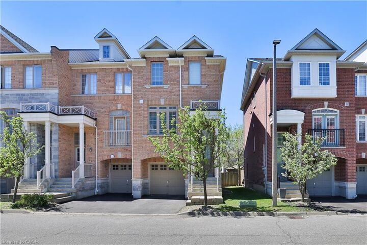 Property Photo: 7214 Triumph Lane ON L5N 0C5