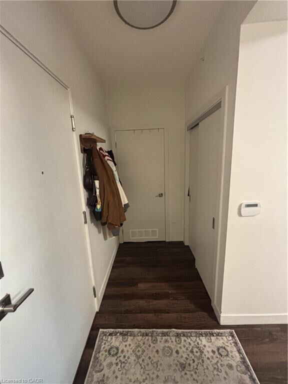 Property Photo: 2081 Fairview Street 711 ON L7R 0E4