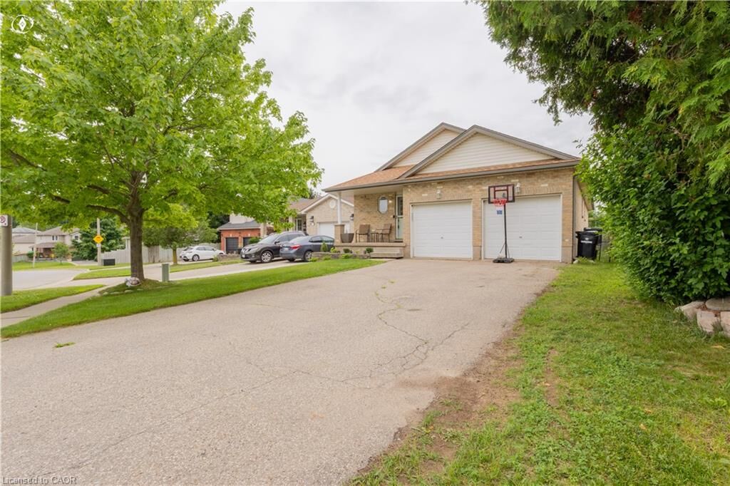 Property Photo:  104 Kent Street  ON N1S 4H2 