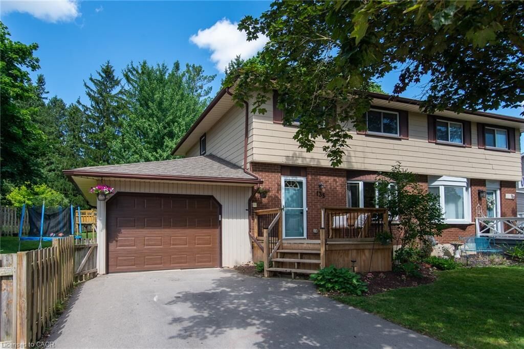 Property Photo: 135 Conestoga Road ON N3A 2B5