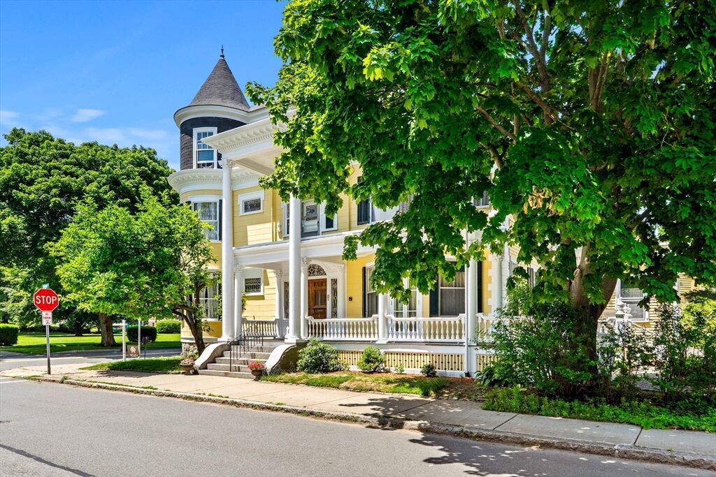 Property Photo:  2 Butman Street  MA 01915 