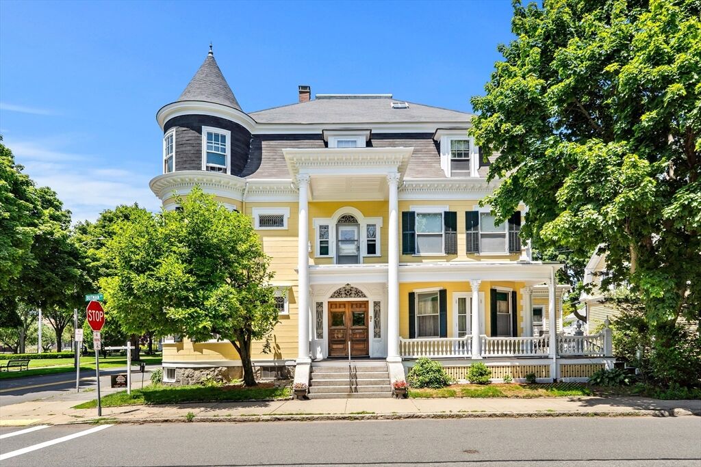 Property Photo:  2 Butman Street  MA 01915 
