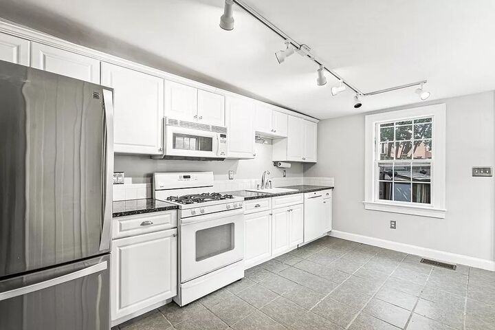 Property Photo:  14 Schouler Ct 14  MA 02476 