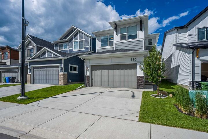 Property Photo: 116 Rowmont Heath NW AB T3L 0H8