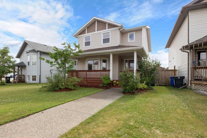104 Walnut Crescent — photo 1