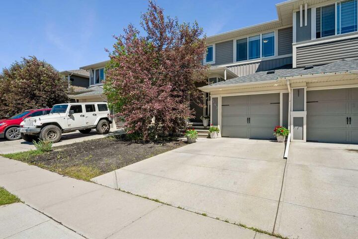 Property Photo: 549 Hillcrest Road SW AB T4B 4H6
