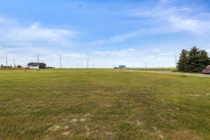 Property Photo:  101 Majorville Close  AB T0L 1L0 