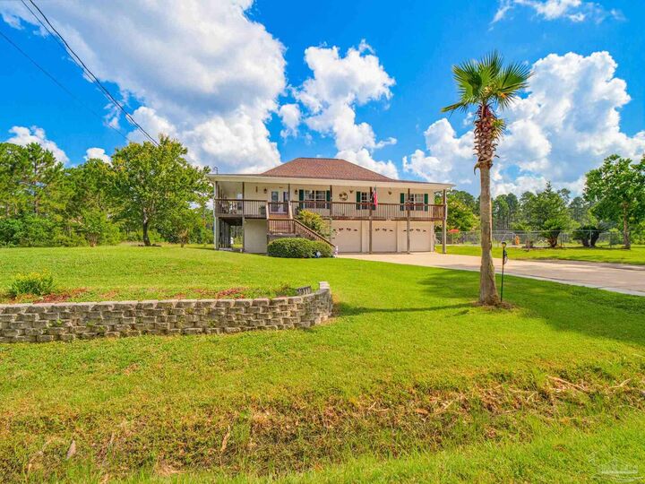 Property Photo: 8110 Virginia Ln FL 32583