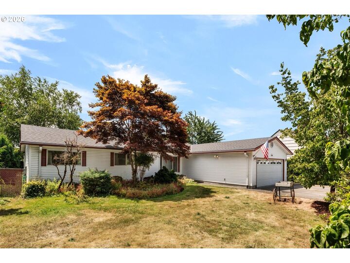 Property Photo: 11064 SE Market St OR 97216