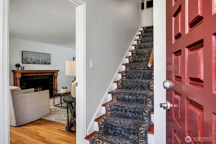 Property Photo:  7616 SE 37th Place  WA 98040 