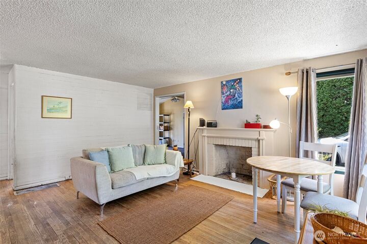 Property Photo: 18042 10th Avenue NE WA 98155