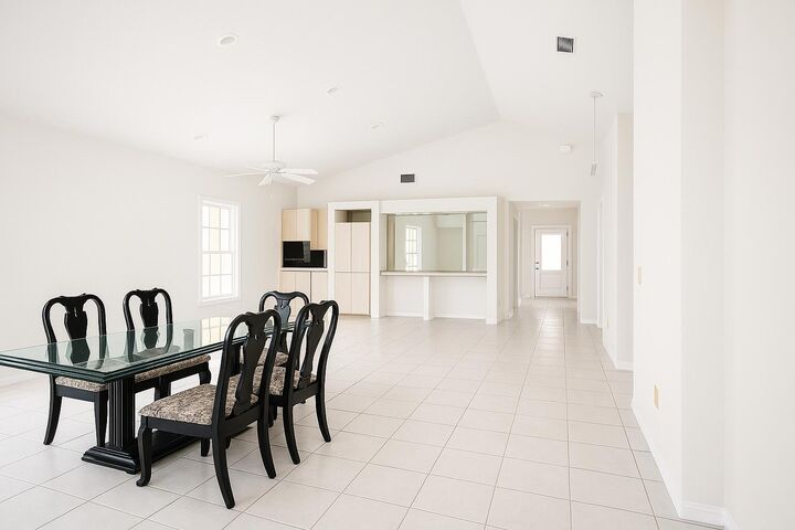 Property Photo: 1110 Lytham Court FL 33411