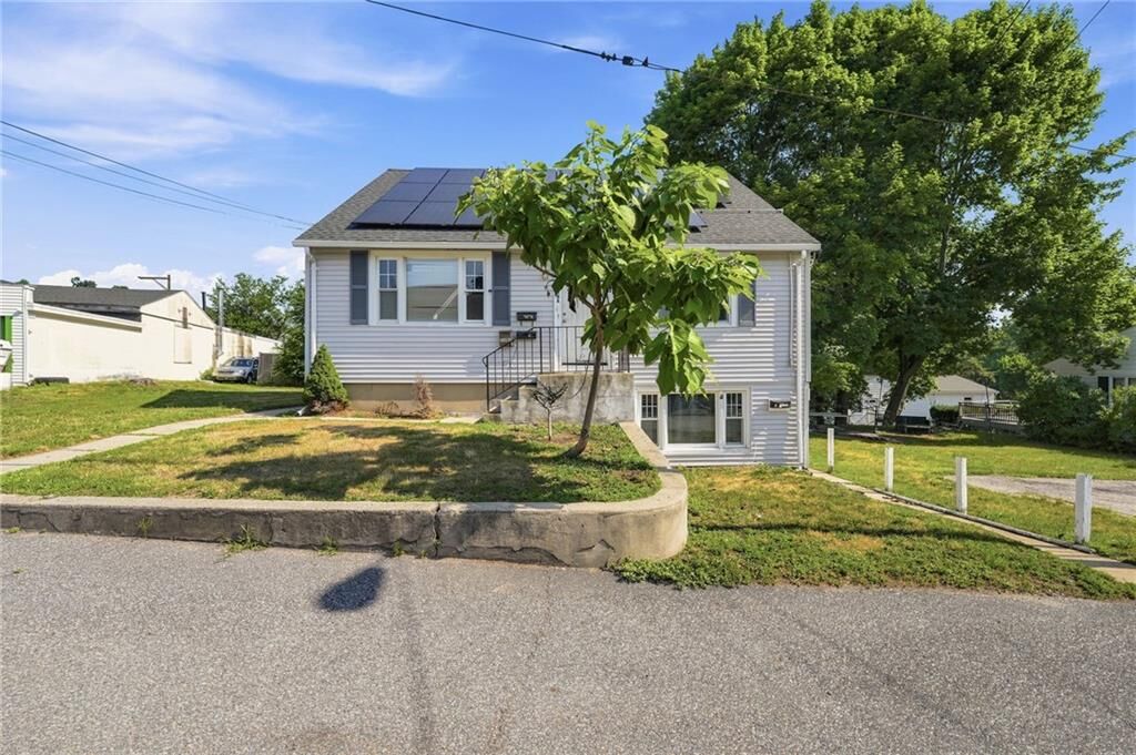 Property Photo:  4 Edna Street  RI 02919 