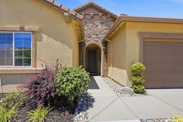 Property Photo: 2535 Wycliffe Way CA 95762