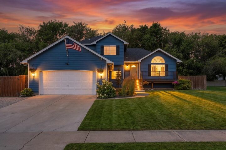 Property Photo:  8803 N Maple St  WA 99208 
