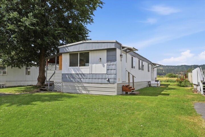 Property Photo:  22105 E Wellesley Ave 16  WA 99027 