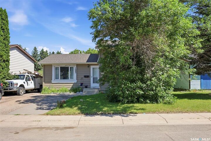 123 Kirkpatrick Crescent — photo 1