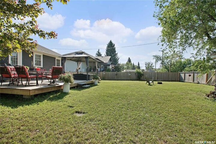 Property Photo:  2019 2nd Street  SK S0K 3R0 