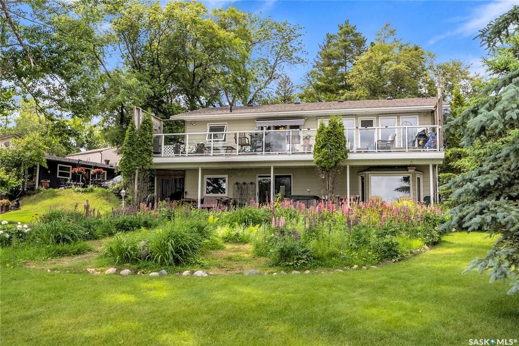 Property Photo: 37 McCrimmon Crescent SK S7C 0A2