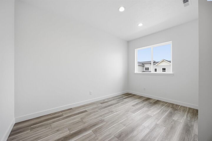 Property Photo:  4449 Conifer St  WA 99353 