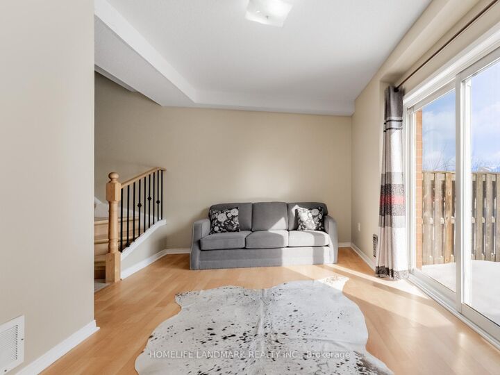 Property Photo: 4950 Albina Way 28 ON L4Z 4J4