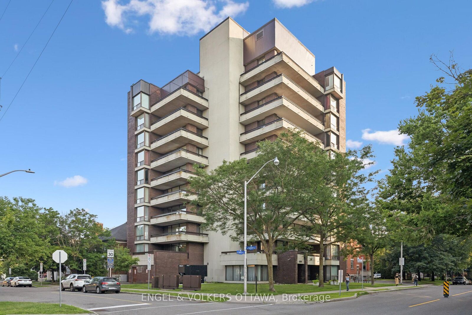 Property Photo: 400 Laurier Street E 8A ON K1N 8Y2