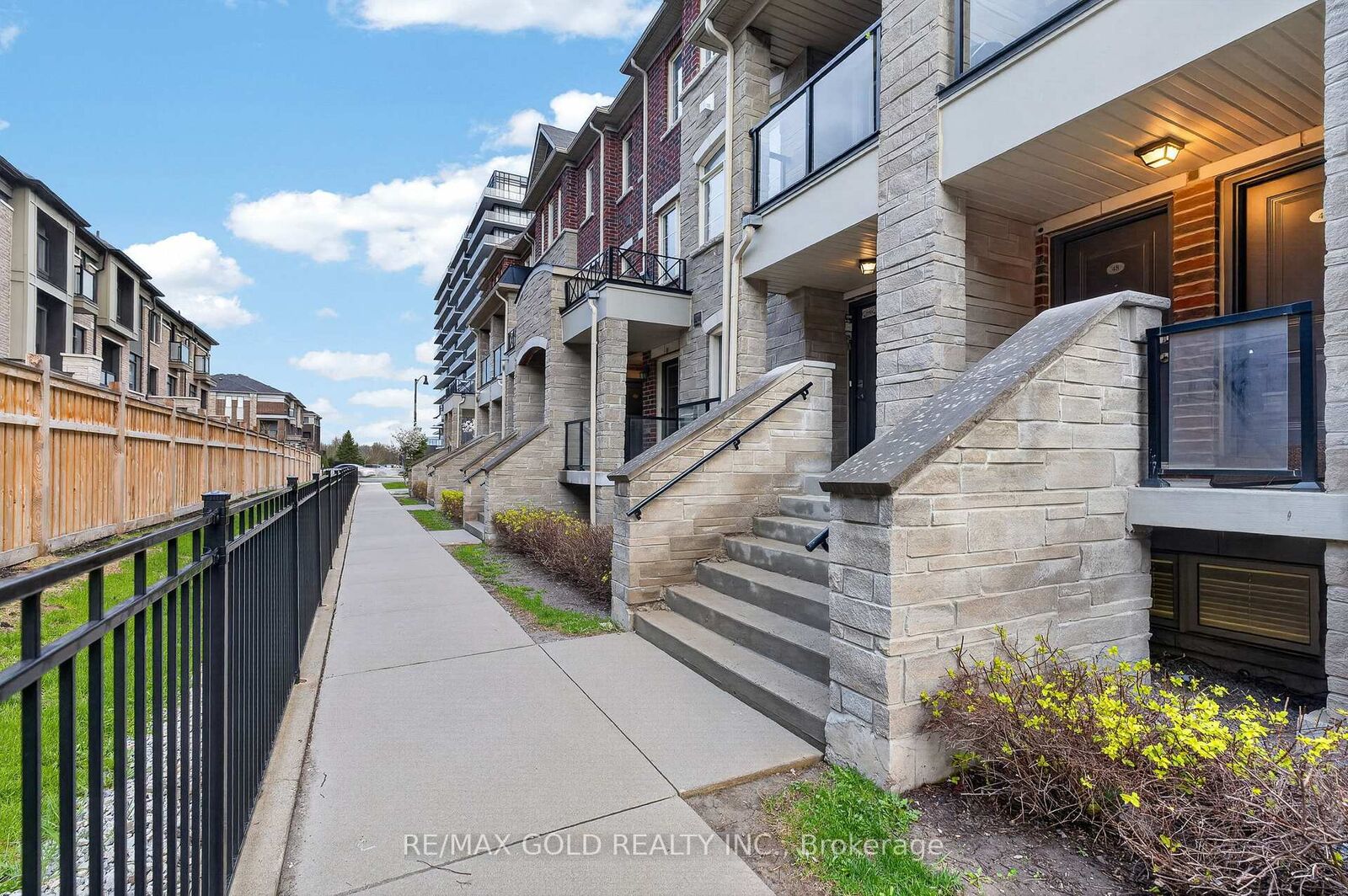 Property Photo:  200 Veterans Drive 48  ON L7A 4S6 