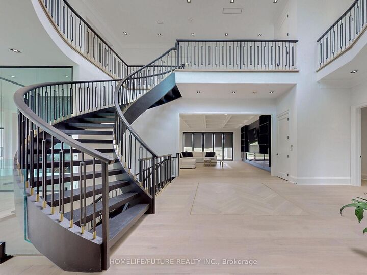 Property Photo: 9 Pleasant Valley Drive ON L4A 1W3