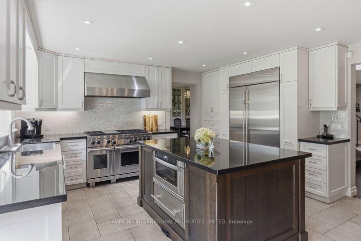 Property Photo: 19 Fairway Heights Crescent ON L3T 1K1