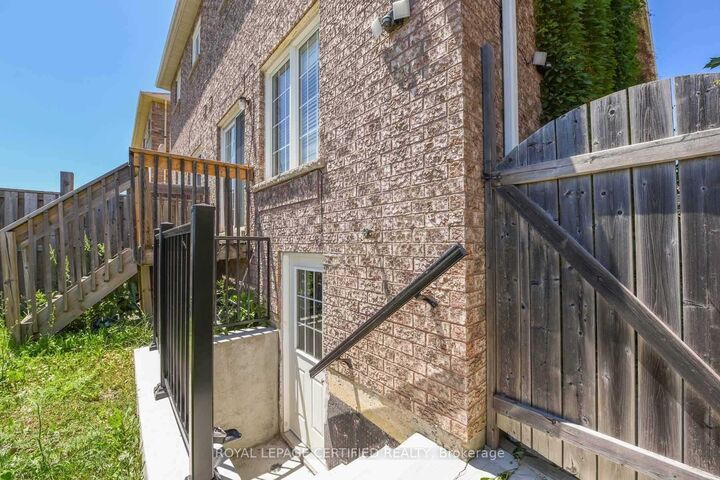 Property Photo: 3498 Bala Drive Bsmt ON L5M 7N3
