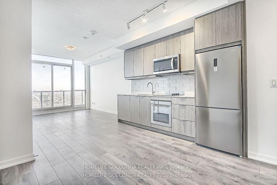 Property Photo:  32 Forest Manor Road 3301  ON M2J 0H2 