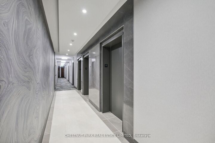 Property Photo:  85 Bloor Street E 1014  ON M4W 3Y1 