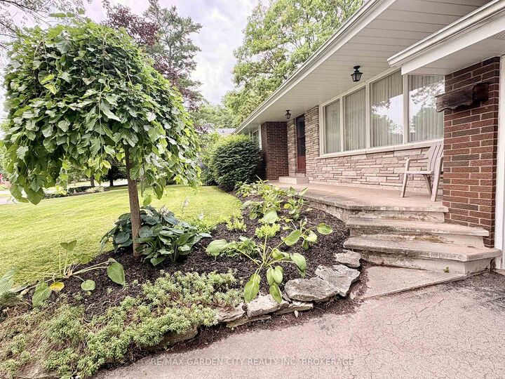 Property Photo:  51 Bacon Lane  ON L3C 3E6 