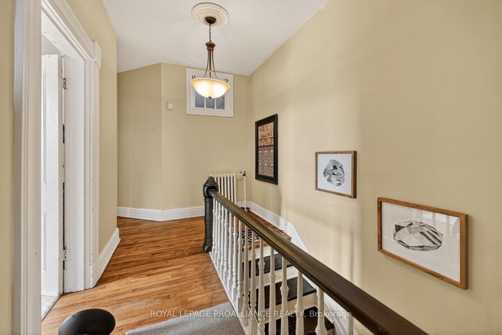 Property Photo:  2 -42 King Street E  ON K6V 1B1 