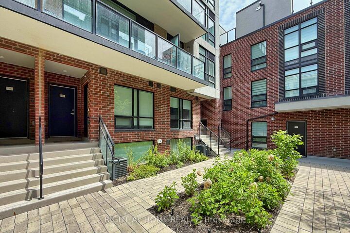 Property Photo:  871 Sheppard Avenue W 33  ON M3H 2T4 
