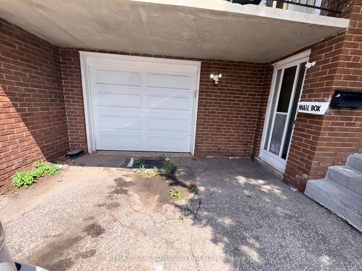 Photo de la propriété: 7837 Martin Grove Road Basement ON L4L 2C8