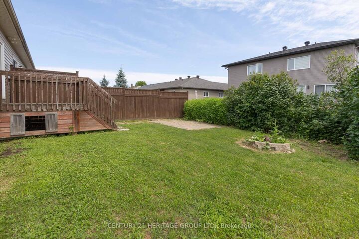 Property Photo: 367 Trillium Circle ON K0A 3K0