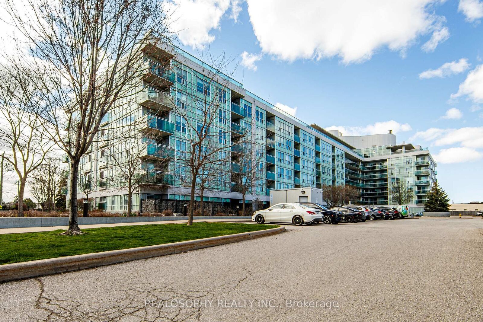 Property Photo:  60 Fairfax Crescent 421  ON M1L 0E1 