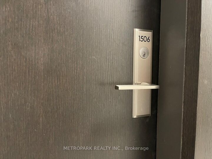 Property Photo:  9000 Jane Street 1506  ON L4K 2M9 