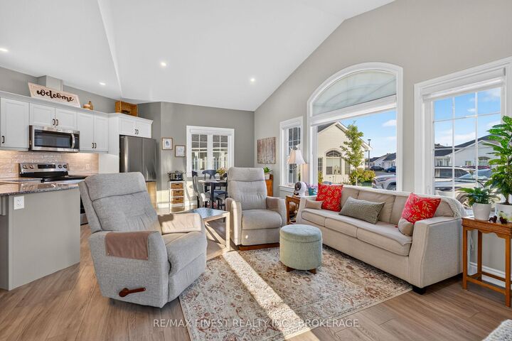 Property Photo:  52 Lowry Place  ON K7N 0E2 