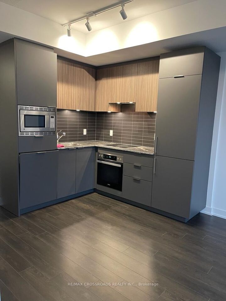 Property Photo: 50 O'Neill Road 1312 ON M3C 0H1