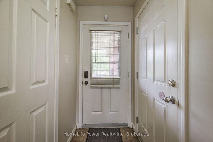 Property Photo: 208 Featherstone Crescent ON N2R 1Z4