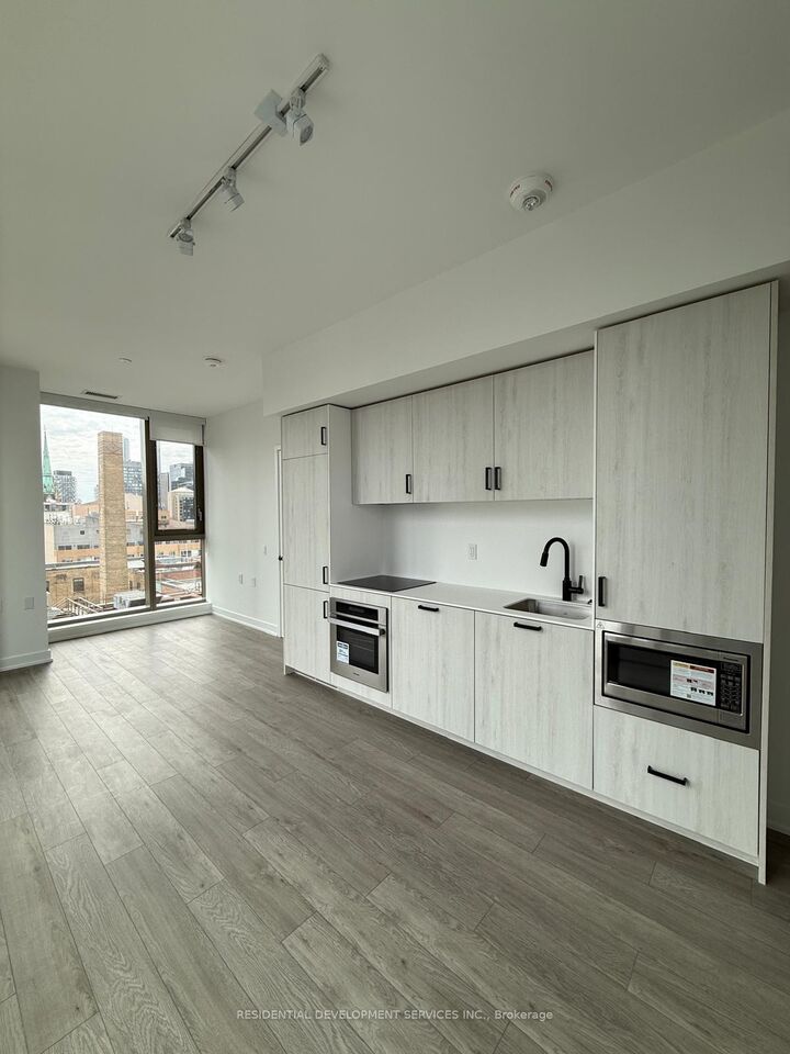 Property Photo:  88 Queen Street 703  ON M5C 0B6 