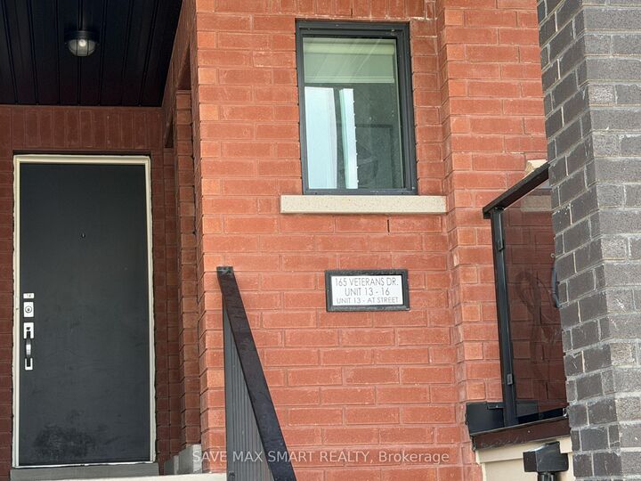 Property Photo:  165 Veterans Drive 15  ON L7A 5L2 