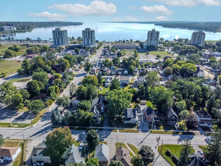 Property Photo: 81 Innisfil Street ON L4N 3E3