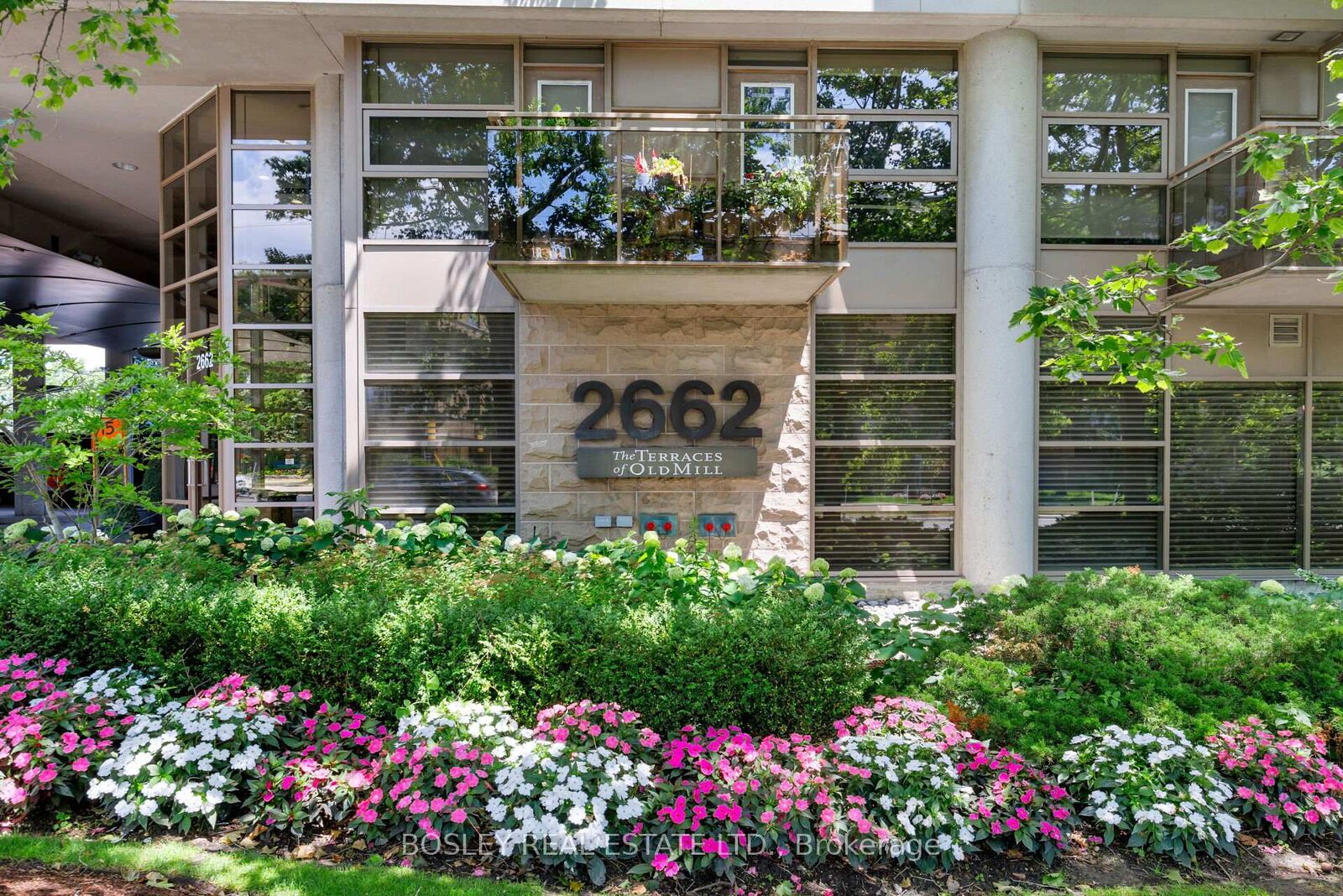 Property Photo: 2662 Bloor Street W 1109 ON M8X 2Z7