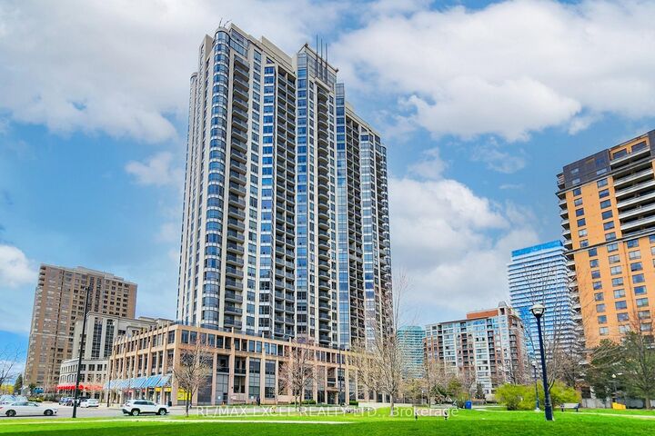 Property Photo: 10 Northtown Way 814 ON M2N 7L4