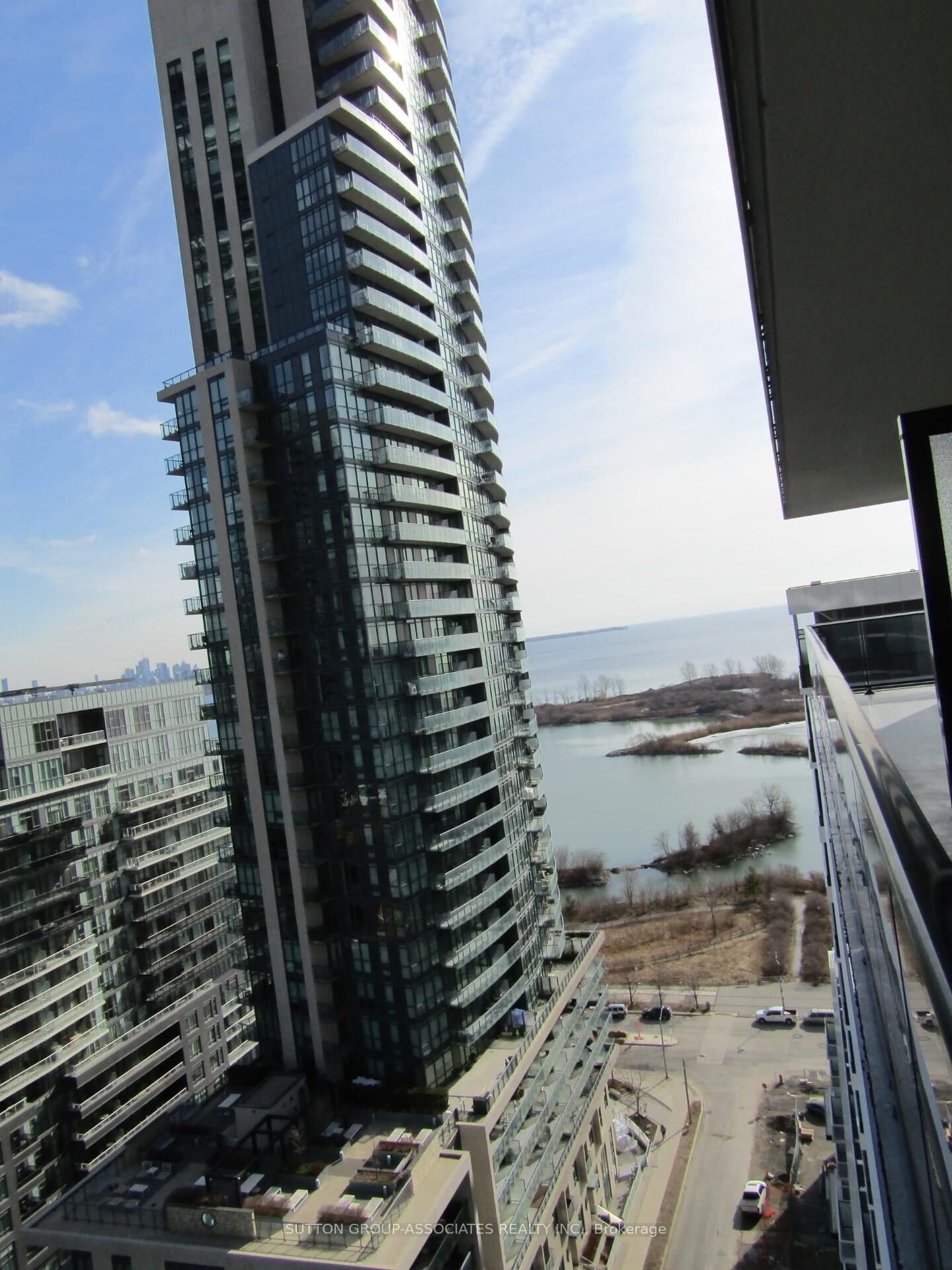 Property Photo: 70 Annie Craig Drive 1803 ON M8V 0G2